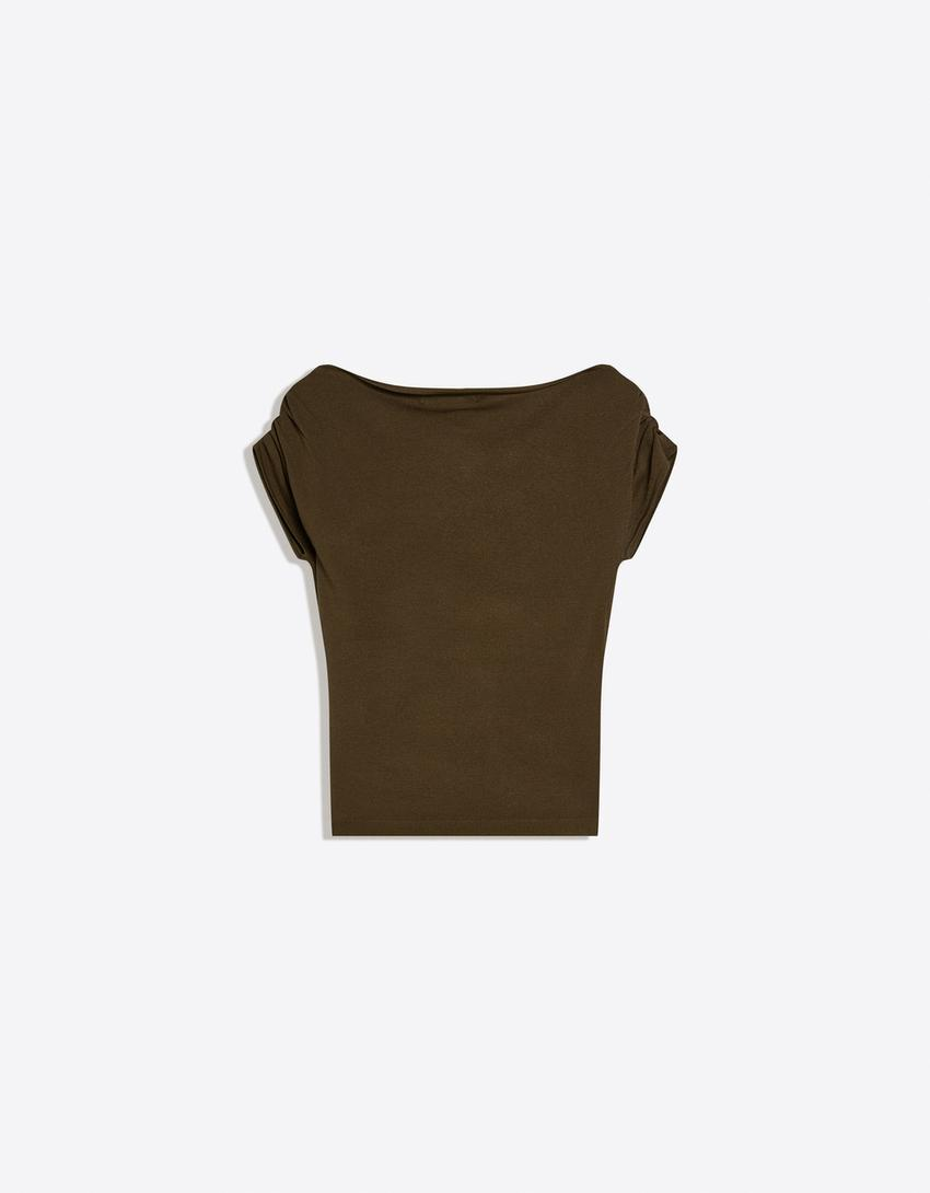 Camiseta assimétrica com cinto