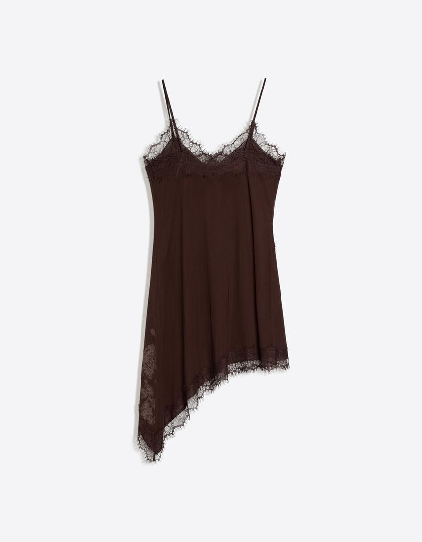 Vestido curto de tule e renda