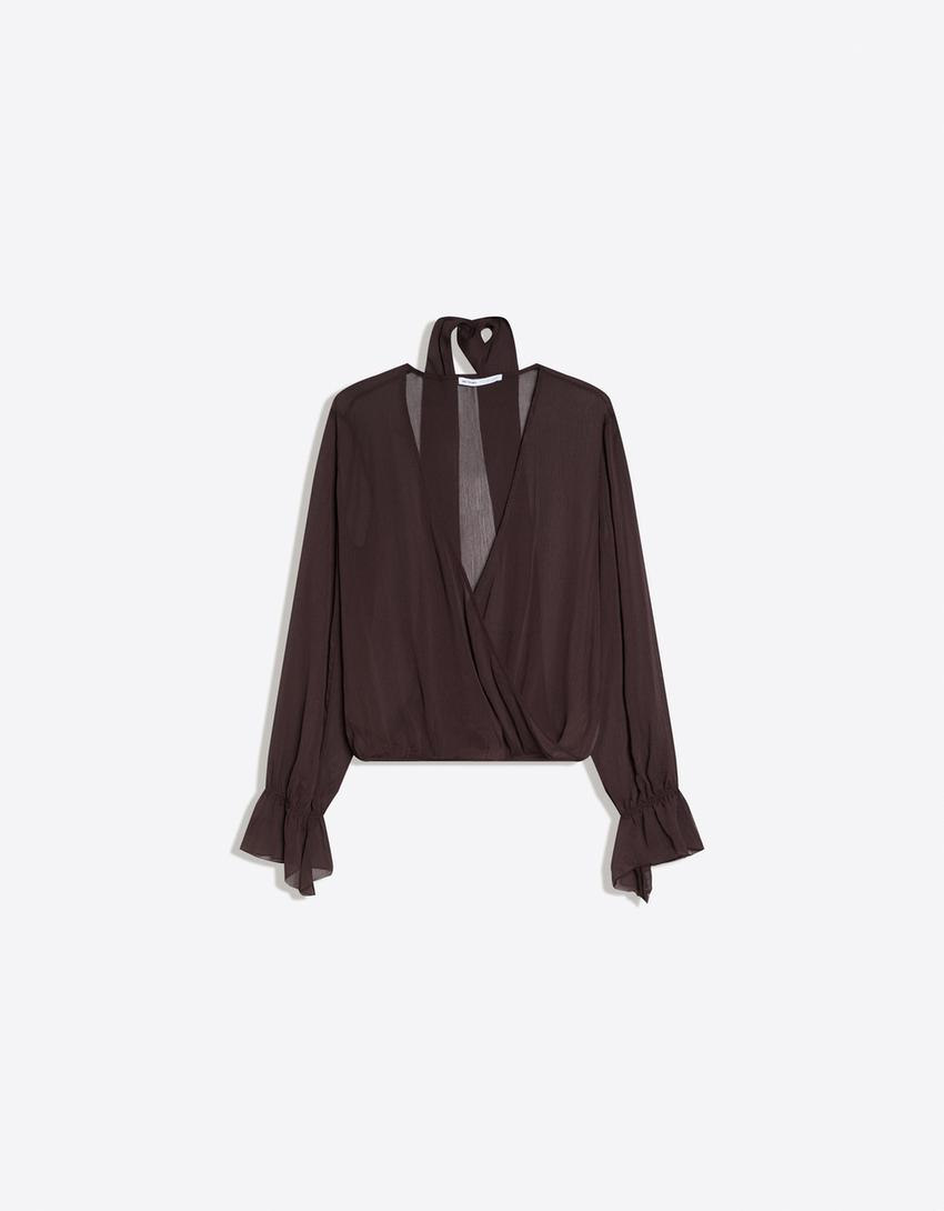 Blusa manga comprida cruzada lenço